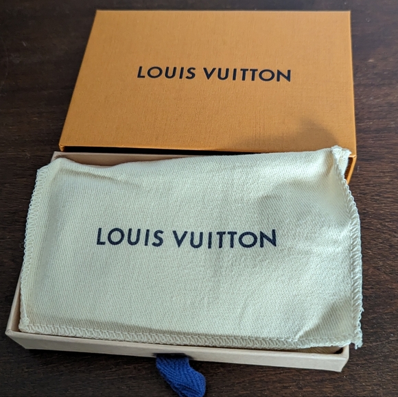 BRAND New in BOX Authentic Louis Vuitton 6 Key Holder - Picture 11 of 14